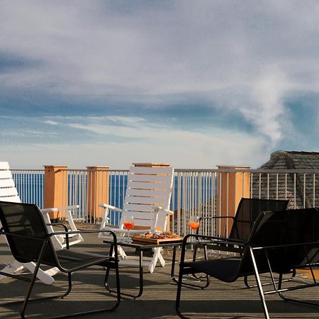 Moneglia Beach Downtown Bagian luar foto